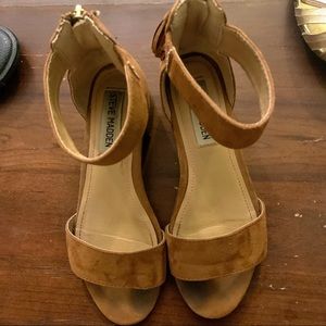 Girls zipper back Steve Madden sandals size 1